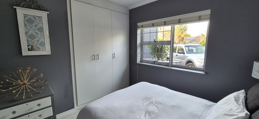 4 Bedroom Property for Sale in Waves Edge Western Cape